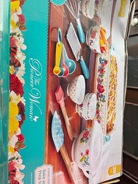 New -pioneer woman 20 pc bake and prep set